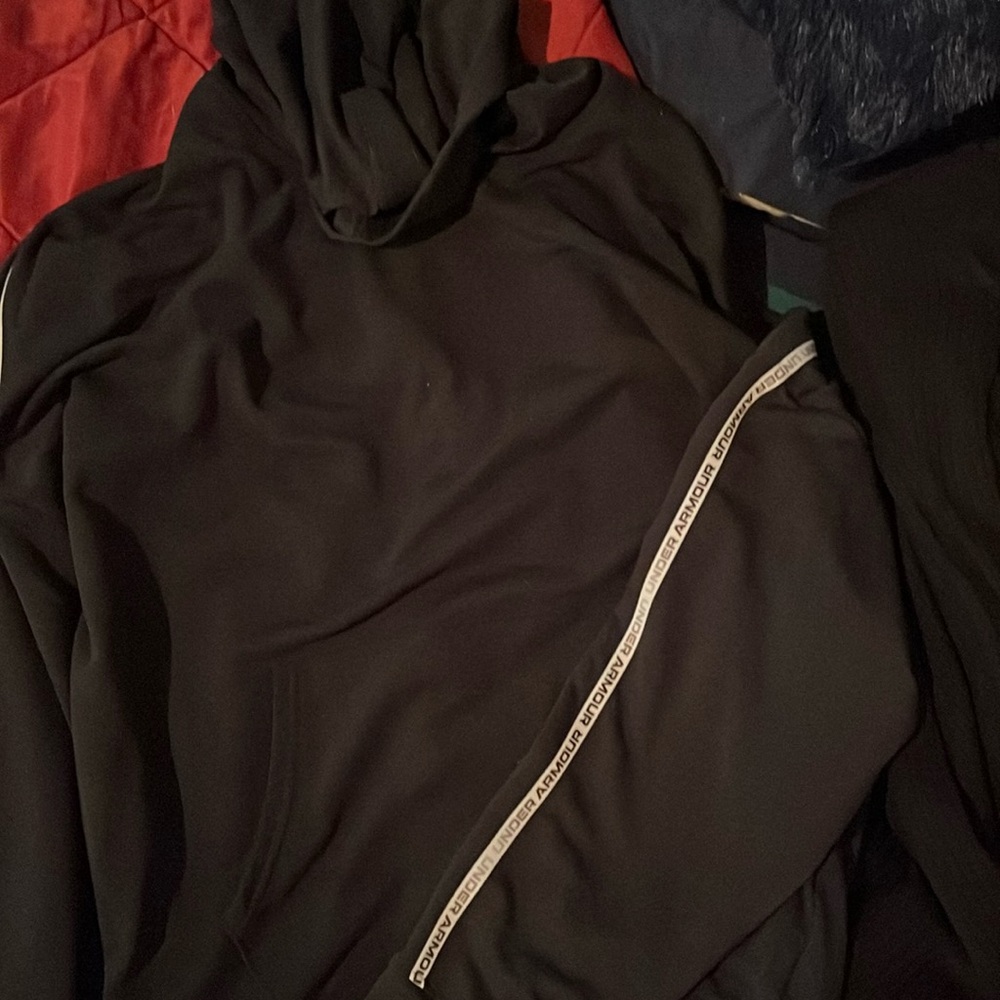 Active top Under Armor women’s size